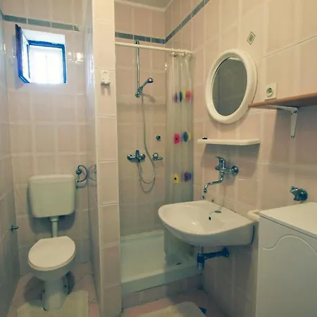 Zdenko-3 By Interhome * Kali