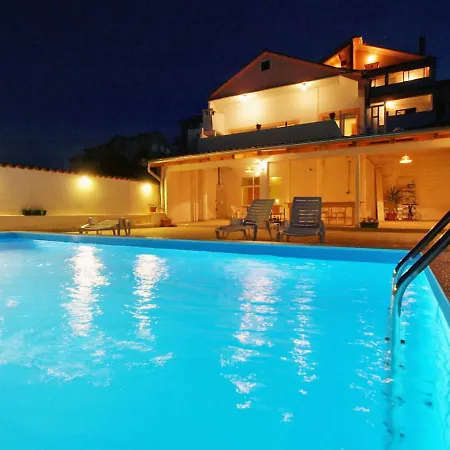 Zdenko-3 By Interhome * Kali