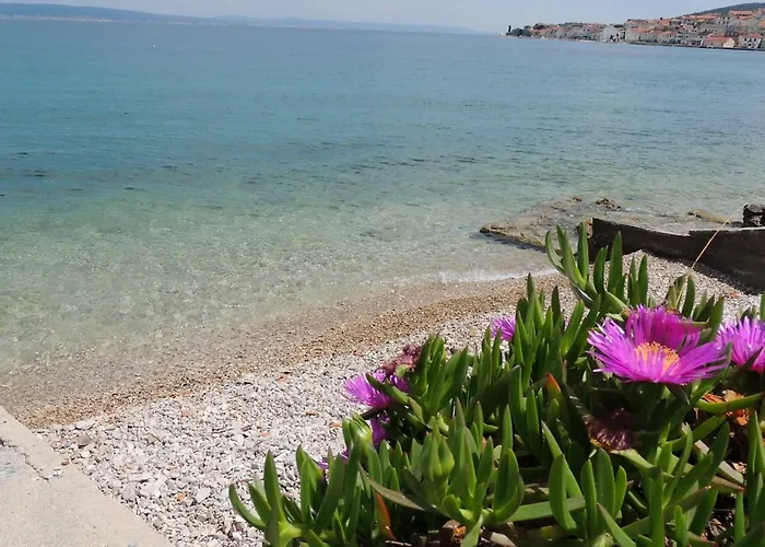 Zdenko-3 By Interhome Kali