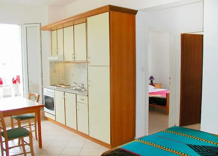 Zdenko-3 By Interhome Kali